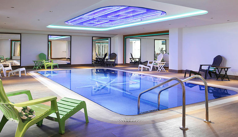 ibis-Styles-swimming-pool